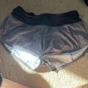 Lulu shorts bundle! All size 4-6 and in good condition.